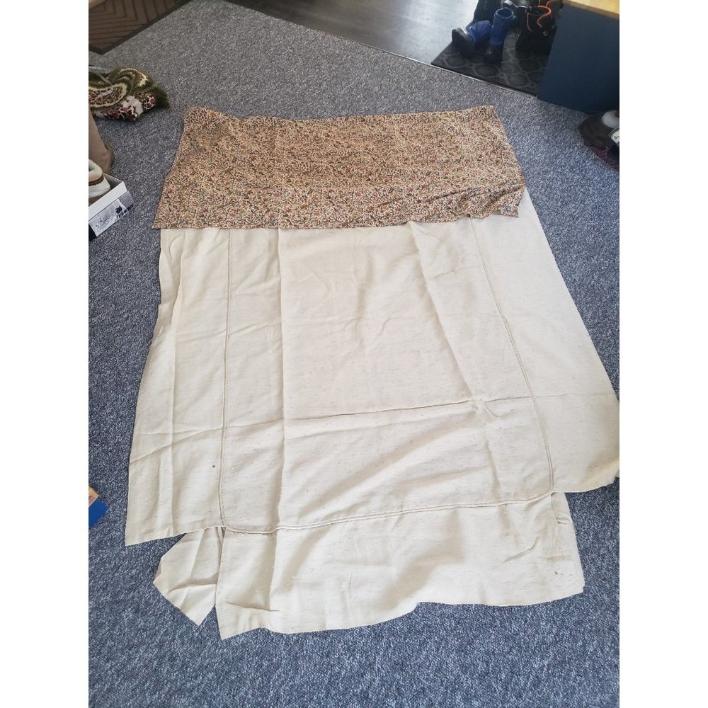 Vintage Twin Bedspread with‎ Matching Curtains